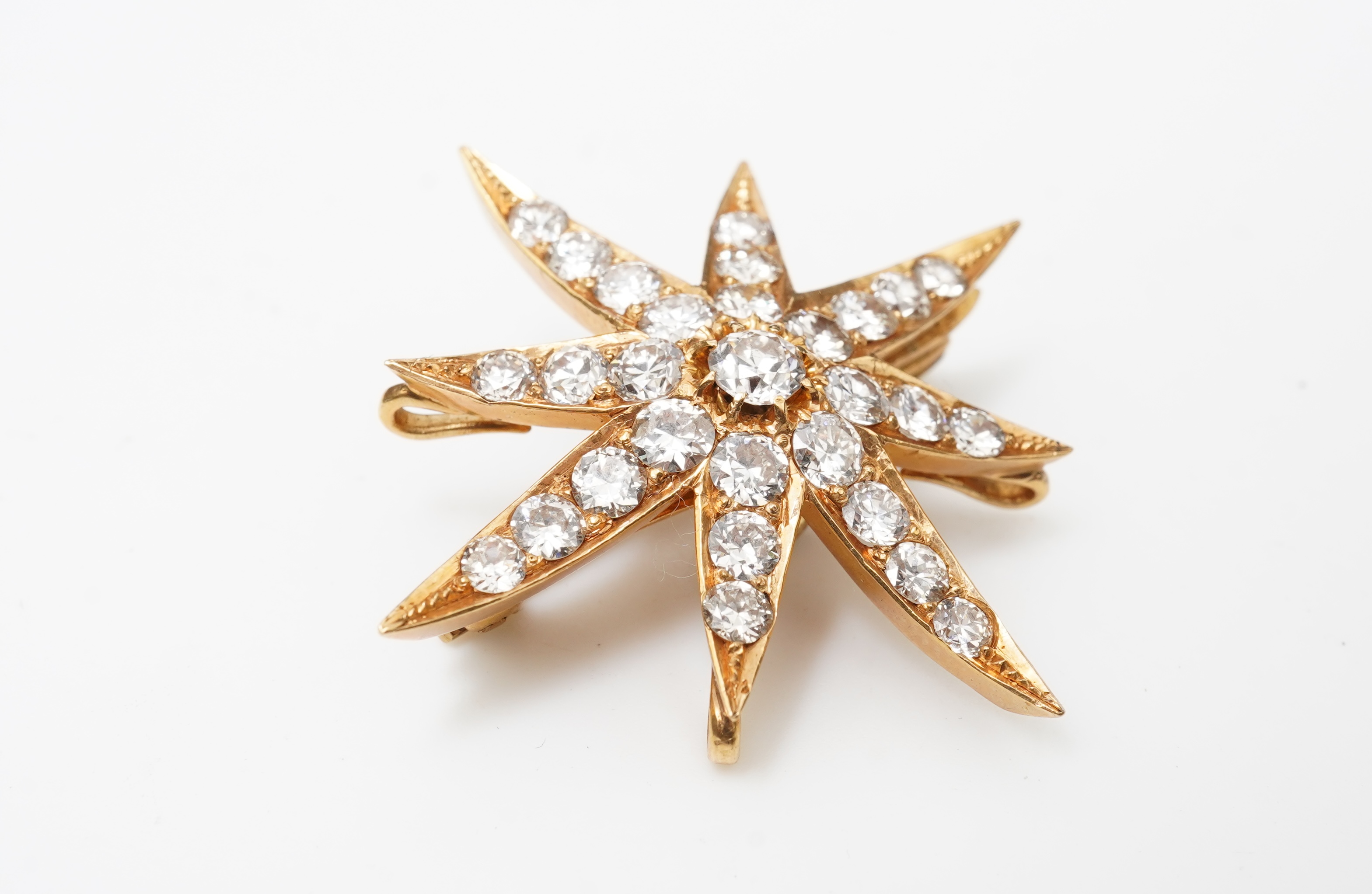 A diamond brooch, early 20th century